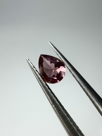 Turmalin fasetowany różowy gruszka 5 x 4 mm