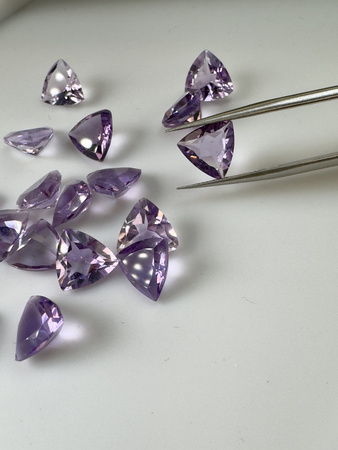 Ametyst naturalny fasetowany trylion 9x9 mm