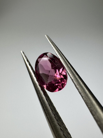 Turmalin fasetowany różowy owal 6x4 mm