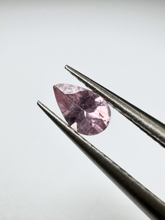 Turmalin fasetowany różowy gruszka 5 x 3 mm
