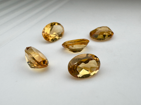 Cytryn owal fasetowany 7x5 mm