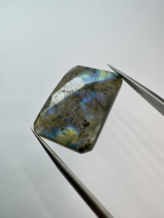 Labradoryt naturalny fasetowany prostokąt 27x18 mm