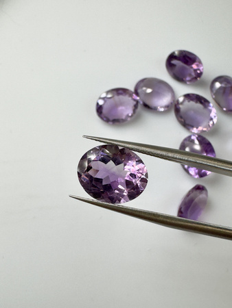 Ametyst naturalny fasetowany owal 11x9 mm