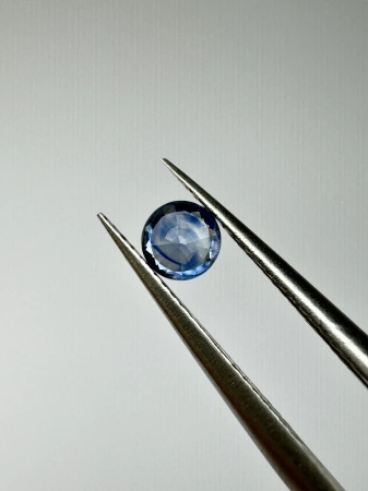 Szafir niebieski naturalny fasetowany okrągły fi 4,03 mm