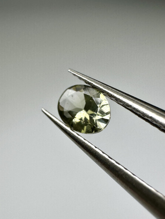 Turmalin fasetowany zielony owal 5 x 4 mm