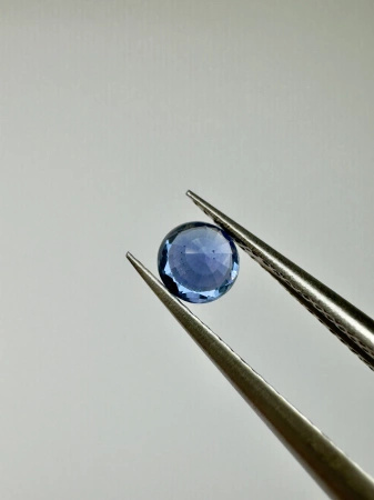 Szafir niebieski naturalny fasetowany okrągły fi 4,03 mm