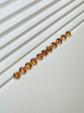 Szafir pomarańczowy naturalny okrągły fasetowany fi 3 mm