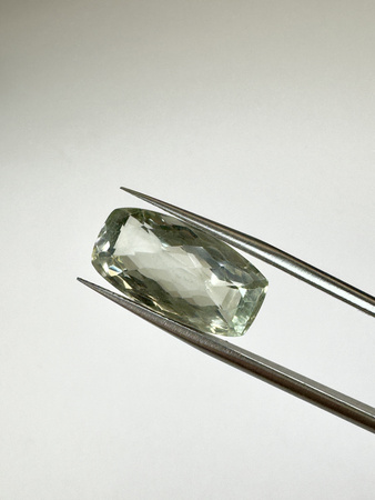 Prasiolit naturalny fasetowany nieregularny 19x10 mm