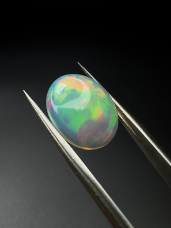 Opal naturalny kaboszon owal 14,20 x 11,12 mm