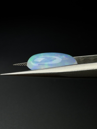 Opal naturalny kaboszon owal 15,3 x 10,5 mm