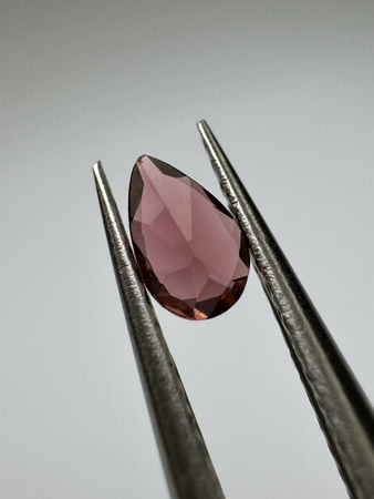 Turmalin fasetowany różówy gruszka 5 x 3 mm
