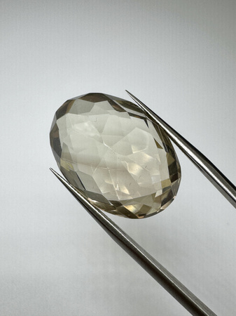 Kwarc dymny naturalny fasetowany owal 24 x 17 mm