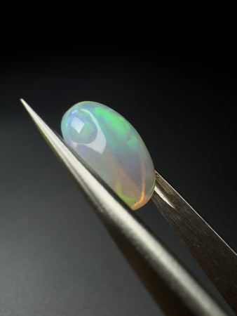 Opal naturalny kaboszon owal 14,20 x 11,12 mm