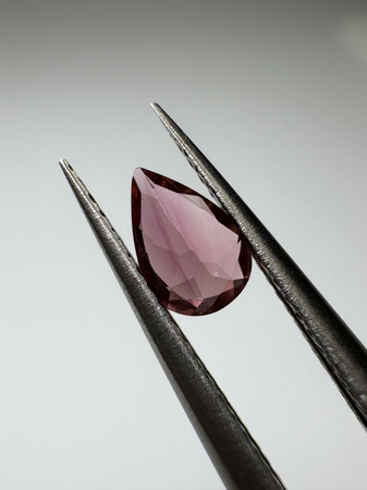 Turmalin fasetowany różowy gruszka 6 x 4 mm