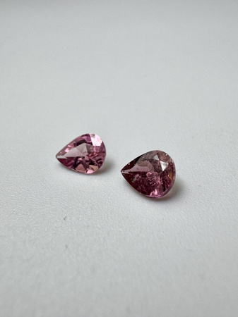 Turmalin fasetowany różowy gruszka 5 x 4 mm
