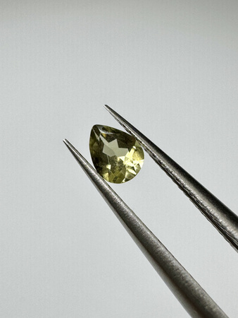 Turmalin fasetowany zielony gruszka 5 x 4 mm