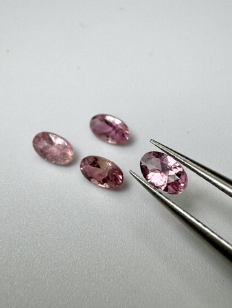 Turmalin fasetowany różowy owal 5 x 3 mm