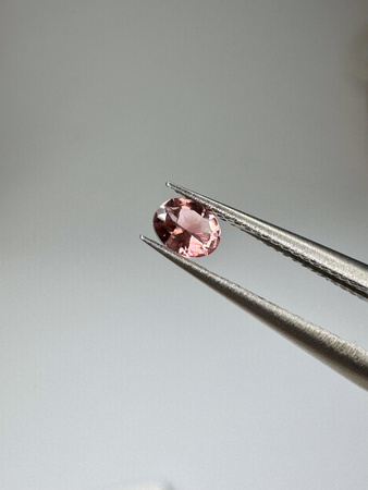 Turmalin fasetowany różowy owal 4x3 mm
