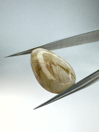 Kwarc z rutylem łezka kaboszon 19,8x11,8 mm
