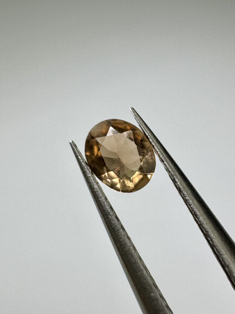 Turmalin fasetowany miedziany owal 5 x 4 mm