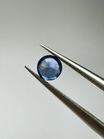 Szafir niebieski naturalny fasetowany okrągły fi 4,45 mm
