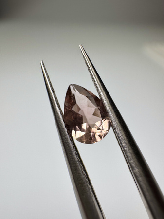 Turmalin fasetowany różowy gruszka 6,27 x 4,3 mm