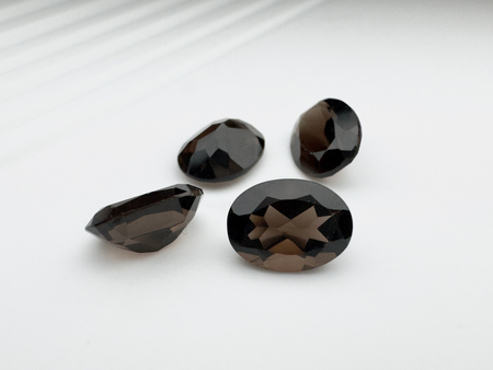 Kwarc dymny owal fasetowany 8x6 mm