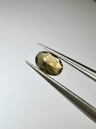 Turmalin fasetowany oliwkowy owal 6x4 mm