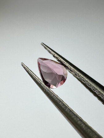 Turmalin fasetowany różowy gruszka 4x3 mm