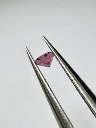 Turmalin fasetowany różowy owal 5 x 3 mm