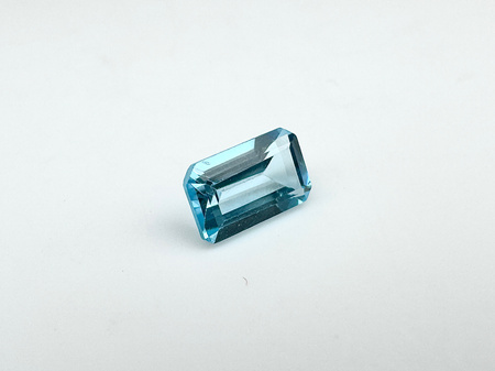 Topaz niebieski oktagon fasetowany 5x3 mm