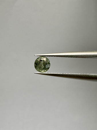 Szafir zielony naturalny fasetowany okrągły fi 4 mm