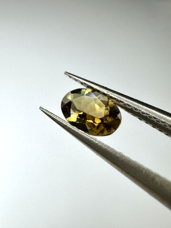 Turmalin fasetowany oliwkowy owal 6x4 mm