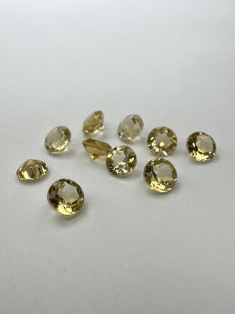 Cytryn naturalny fasetowany okrągły fi 4 mm