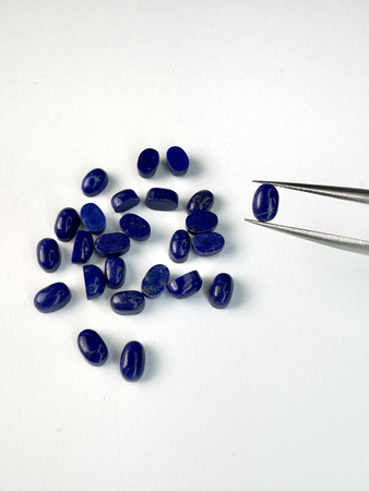 Lapis Lazuli kaboszon owal 6x4 mm