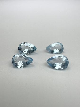 Topaz niebieski gruszka fasetowany 7x5 mm