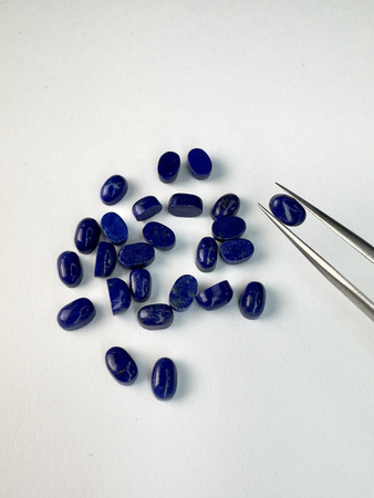 Lapis Lazuli kaboszon owal 6x4 mm