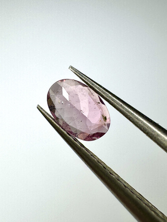 Turmalin fasetowany różowy owal 6x4 mm