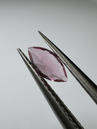 Turmalin fasetowany różowy markiza 6 x 3 mm