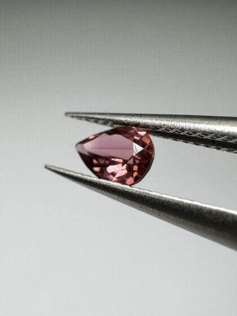 Turmalin fasetowany różowy gruszka 6 x 4 mm
