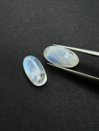 Moonstone rainbow kamień księżycowy para owal 14x7 mm