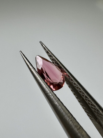 Turmalin fasetowany różowy gruszka 6 x 4 mm