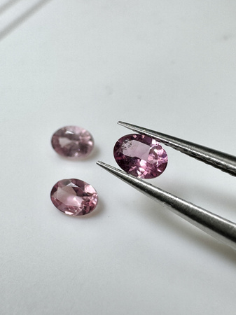 Turmalin fasetowany różowy owal 4x3 mm