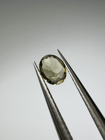 Turmalin fasetowany zielony owal 5 x 4 mm