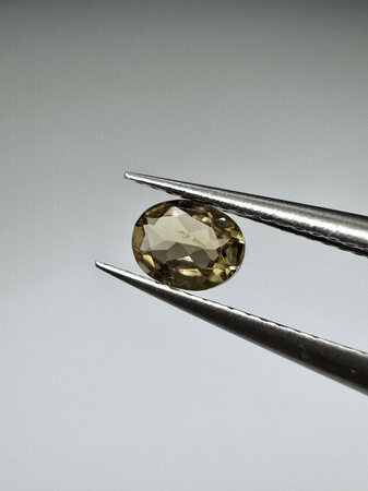 Turmalin fasetowany miedziany owal 5 x 4 mm