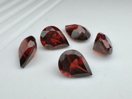 Granat rodolit gruszka fasetowany 8x6 mm