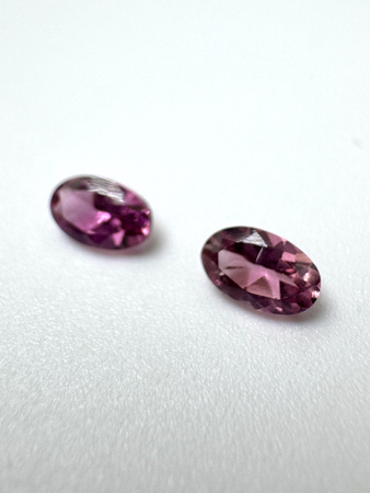 Turmalin fasetowany różowy owal 5 x 3 mm