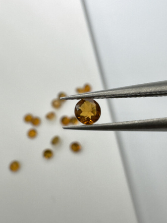 Cytryn naturalny fasetowany okrągły fi 3 mm