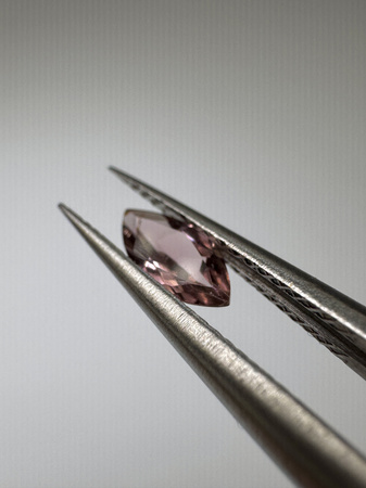 Turmalin fasetowany różowy markiza 6,7 x 3,2 mm