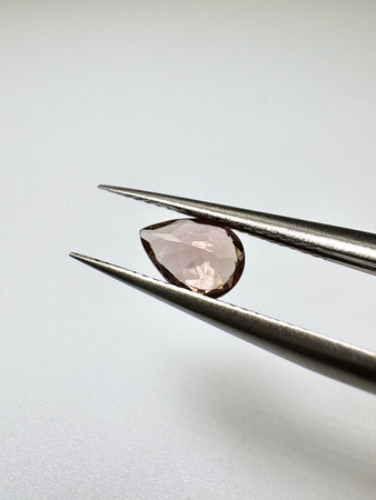 Turmalin fasetowany różowy gruszka 6,27 x 4,3 mm